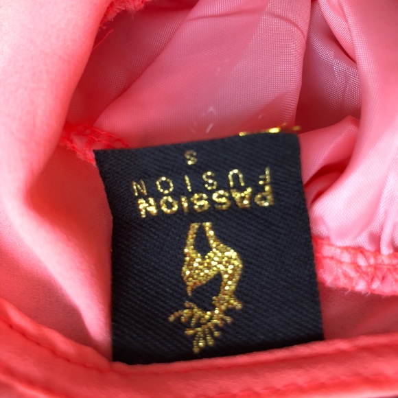 Bright pink romper - Picture 4 of 4